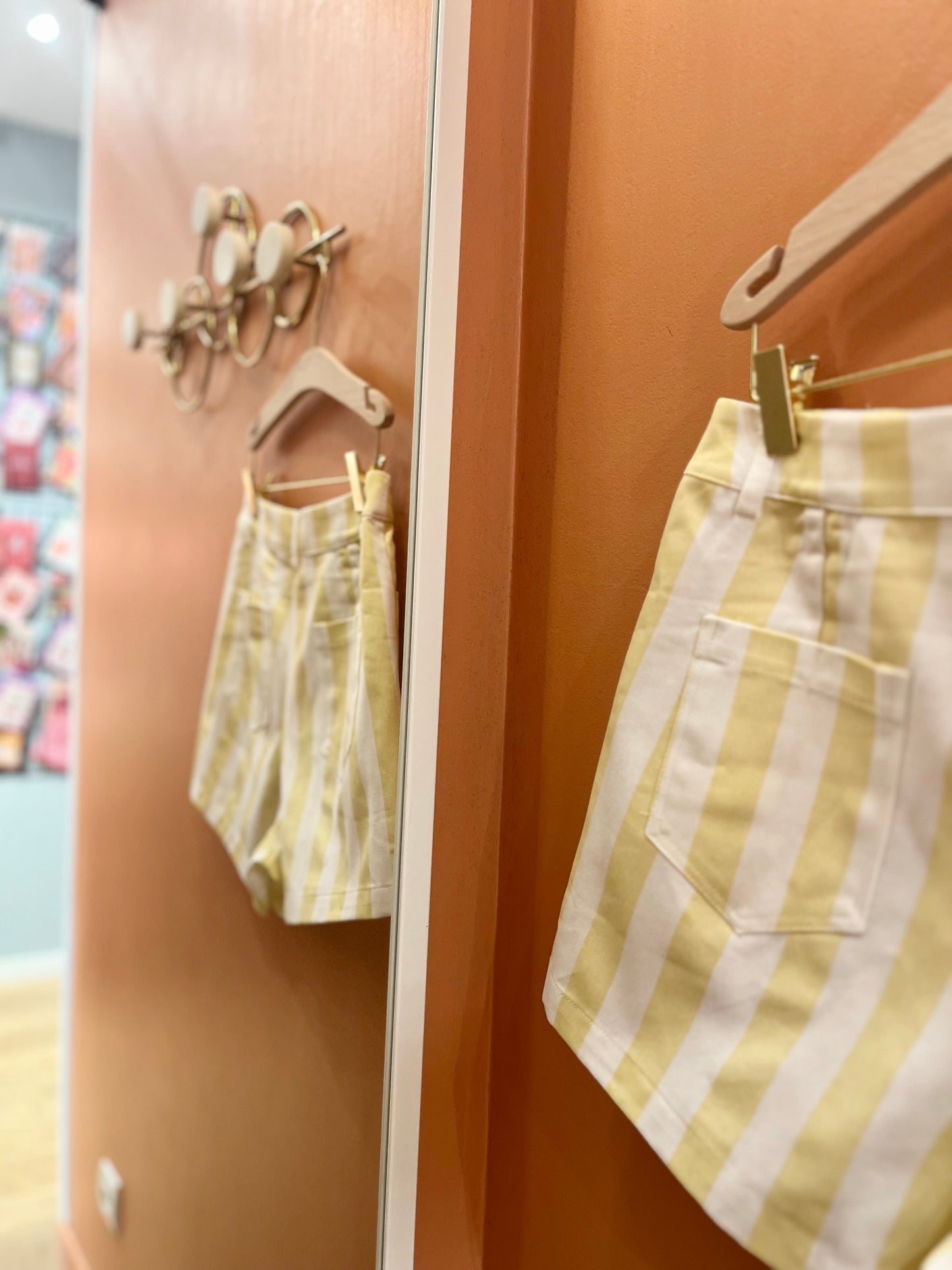 Short ROMANE rayé jaune