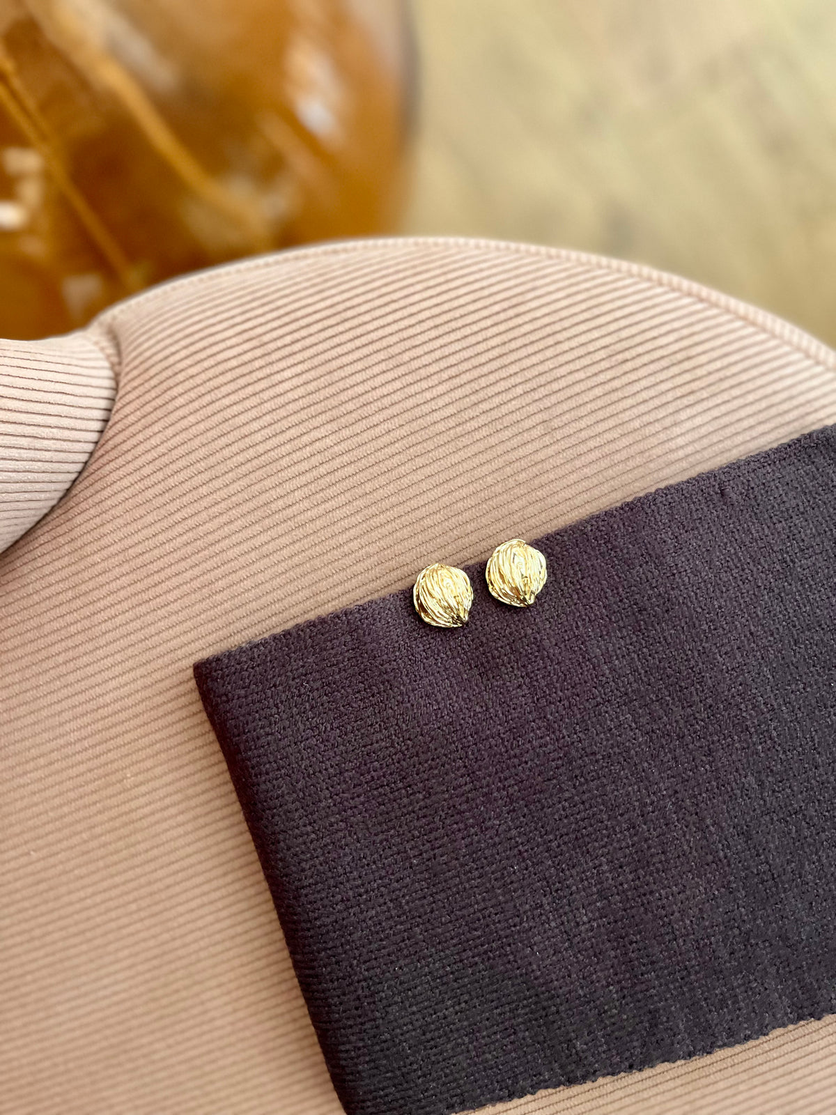 Boucles d'oreilles DIANE texturées noix