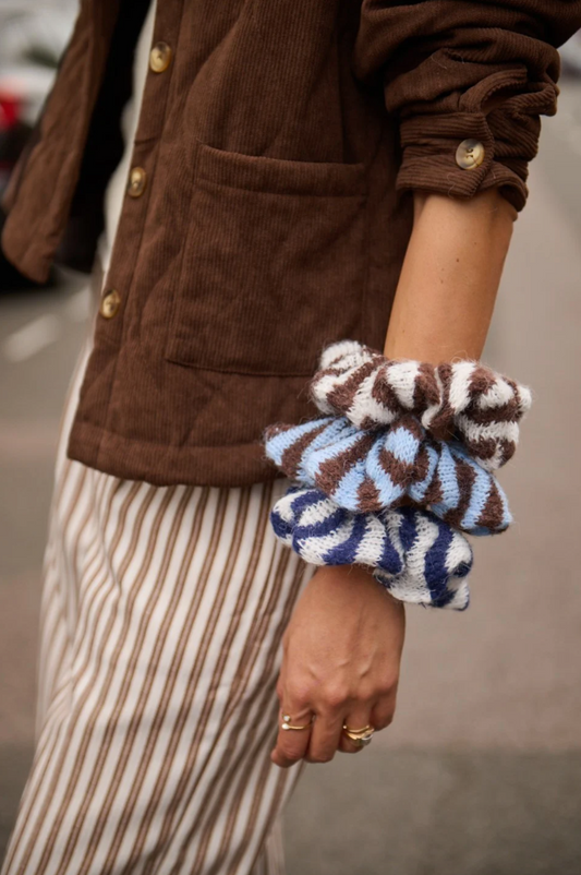 Chouchou tricot rayé chocolat/ciel