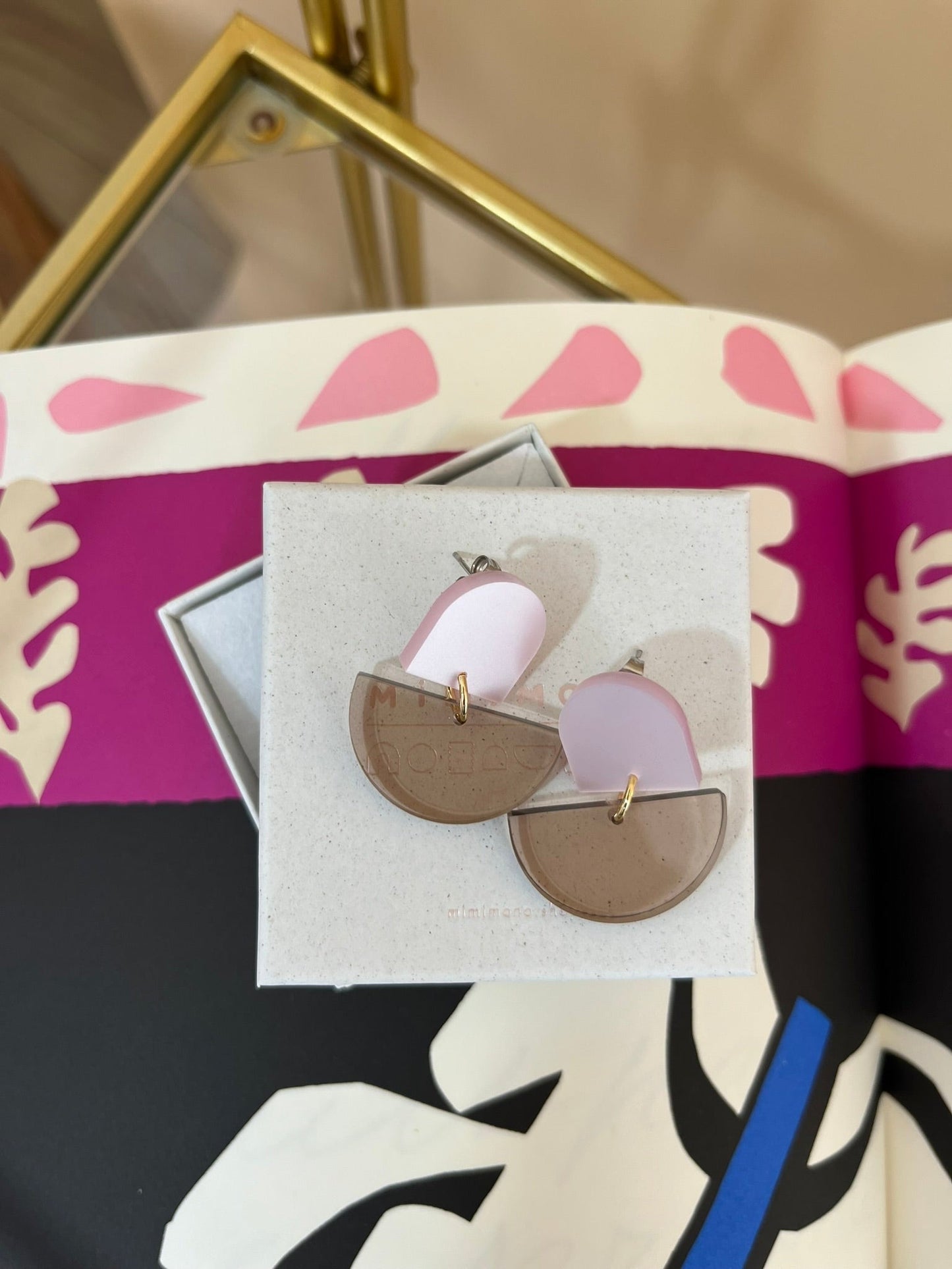 Boucles d'oreilles CARA rose et beige fumé
