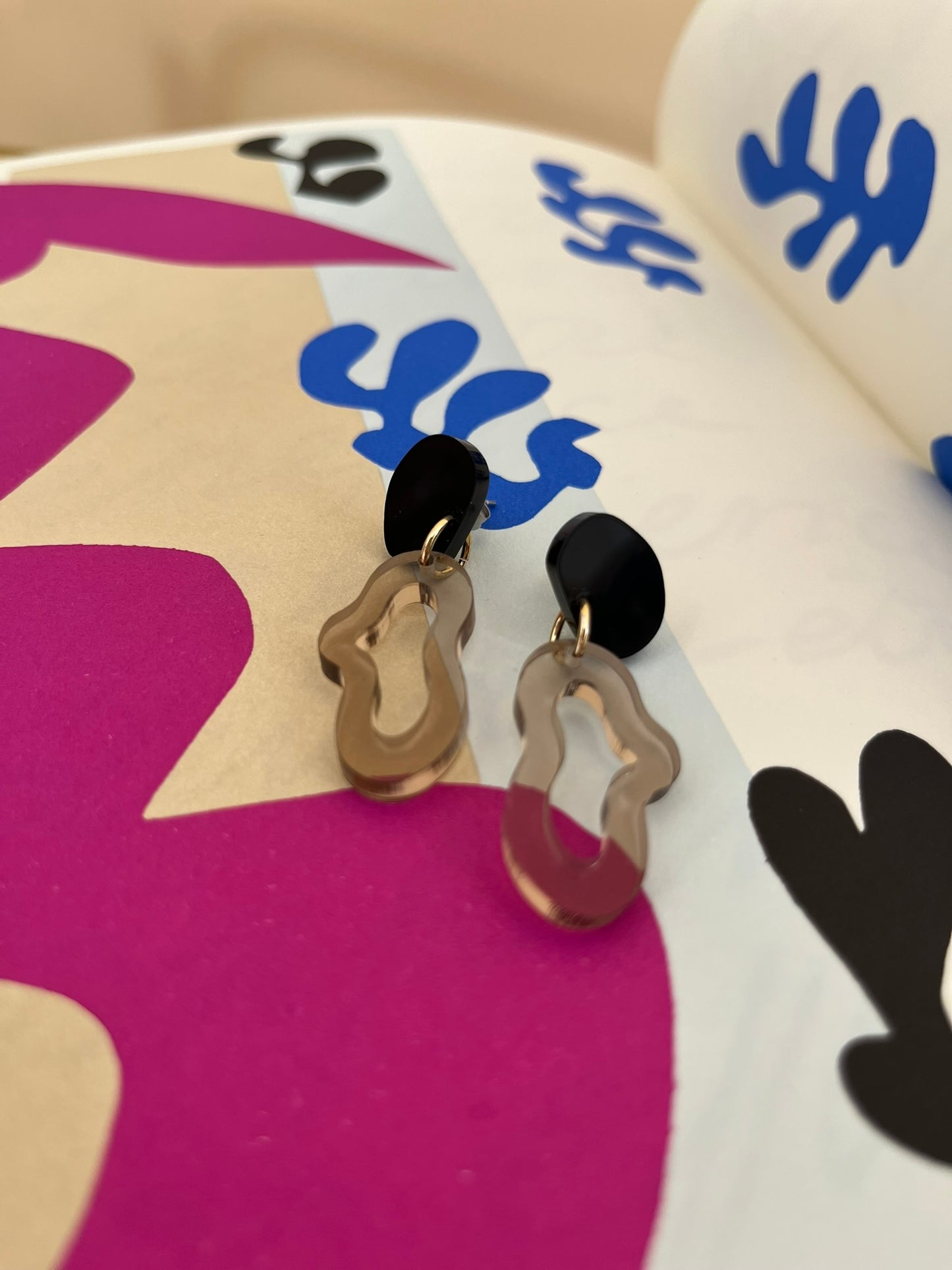 Boucles d'oreilles DORIS noir et fumé