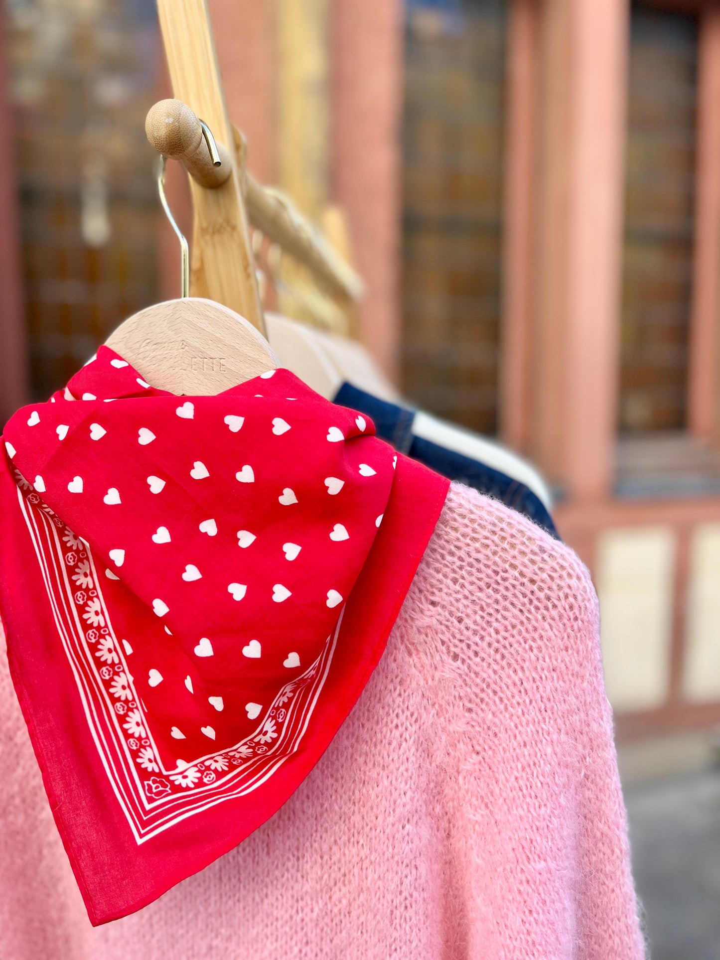 Foulard JISE coeur rouge