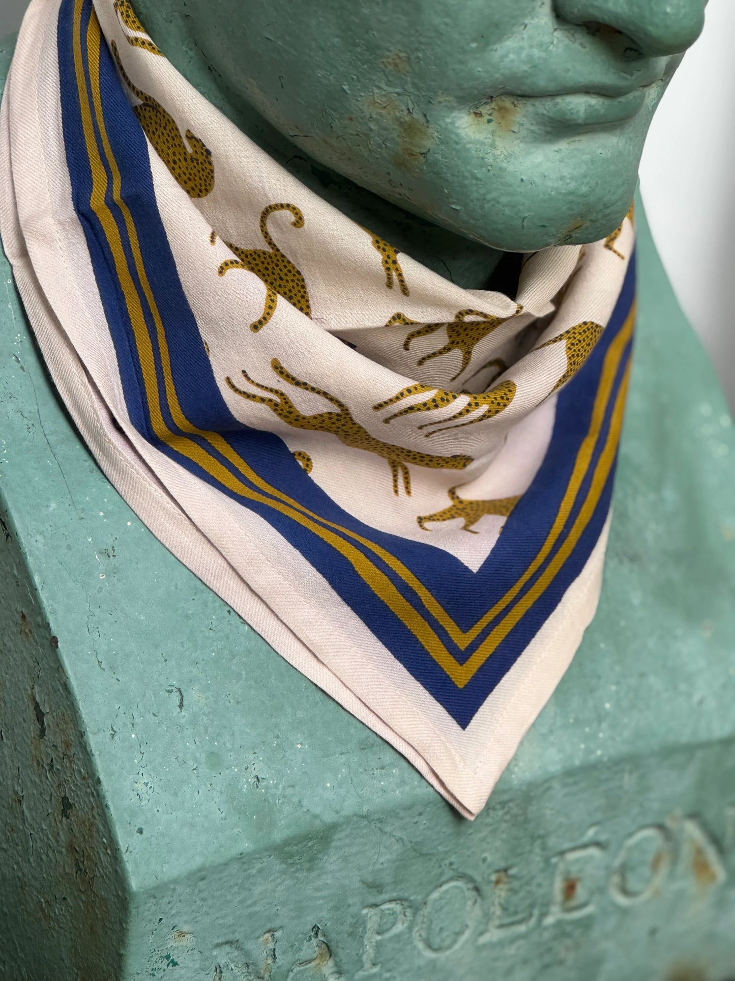 Petit foulard FAUVE tabac