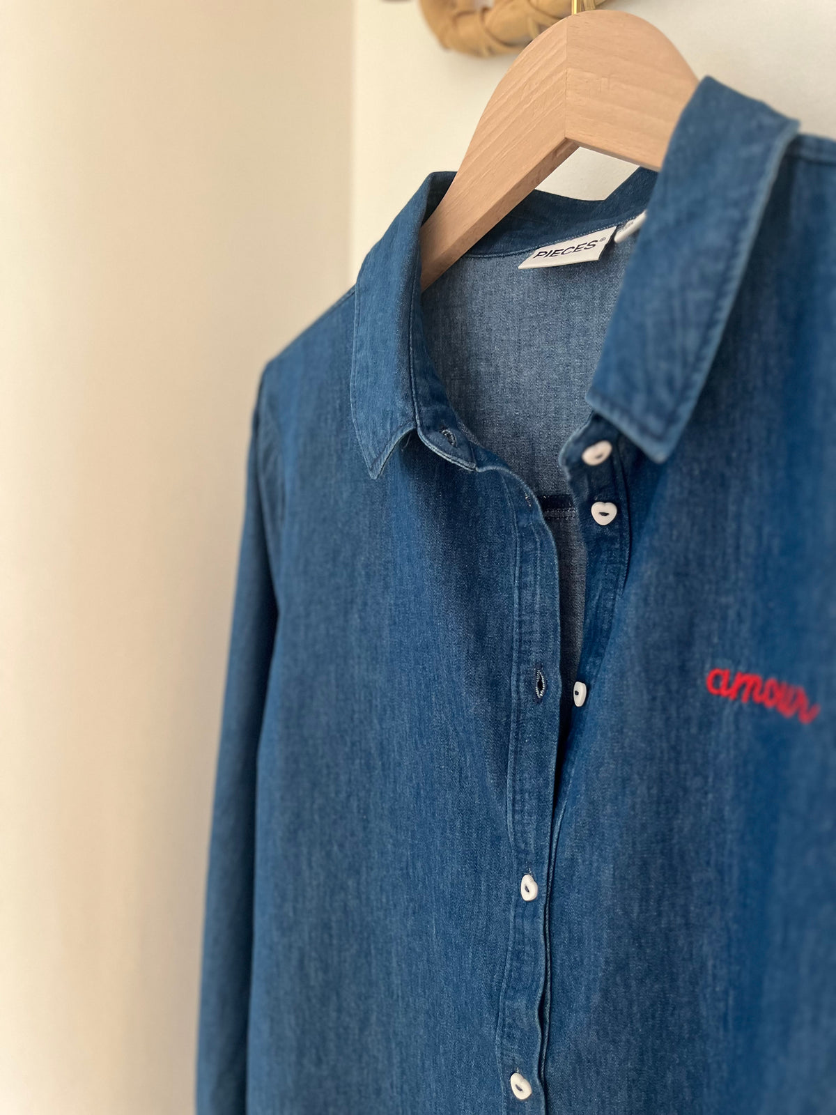 Chemise ERIS denim brodée Amour