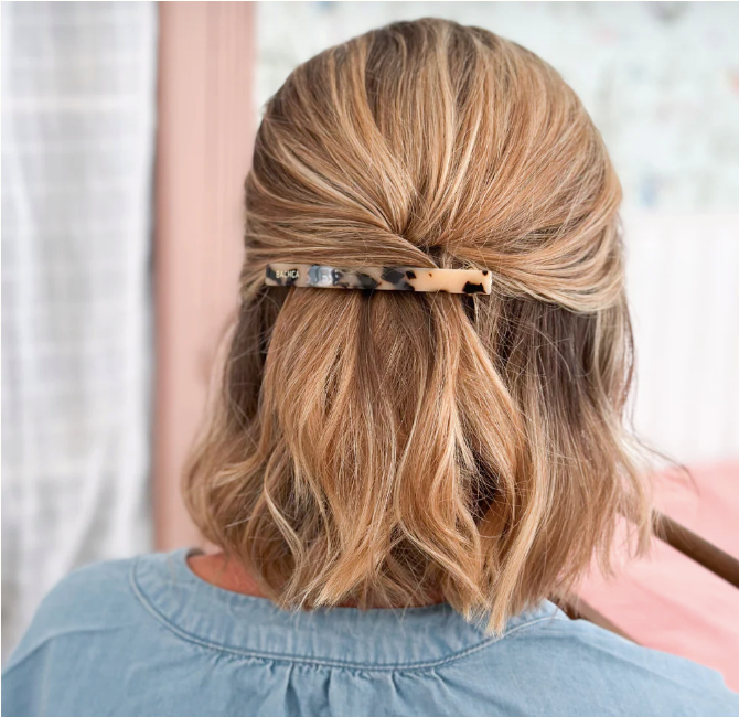 Barrette longue écaille