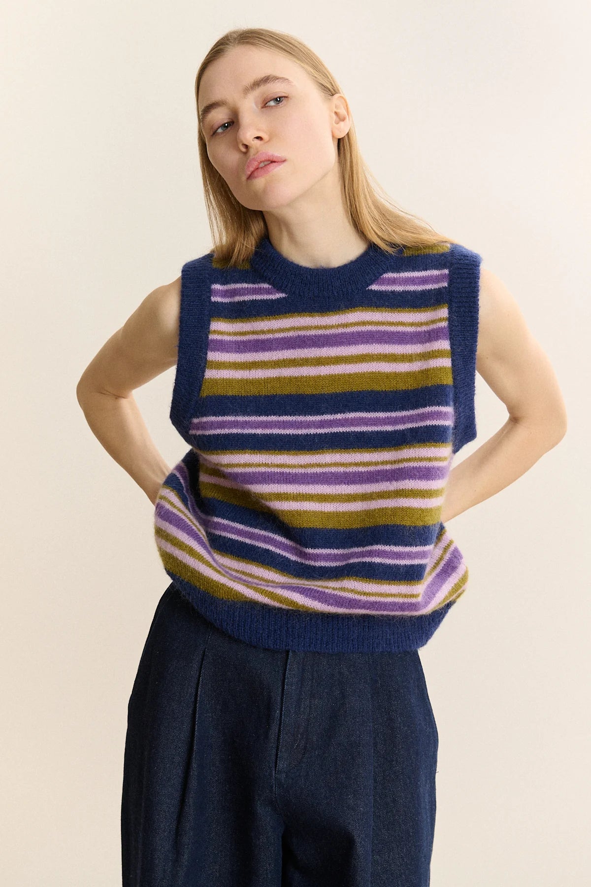 Pull DOUG violet