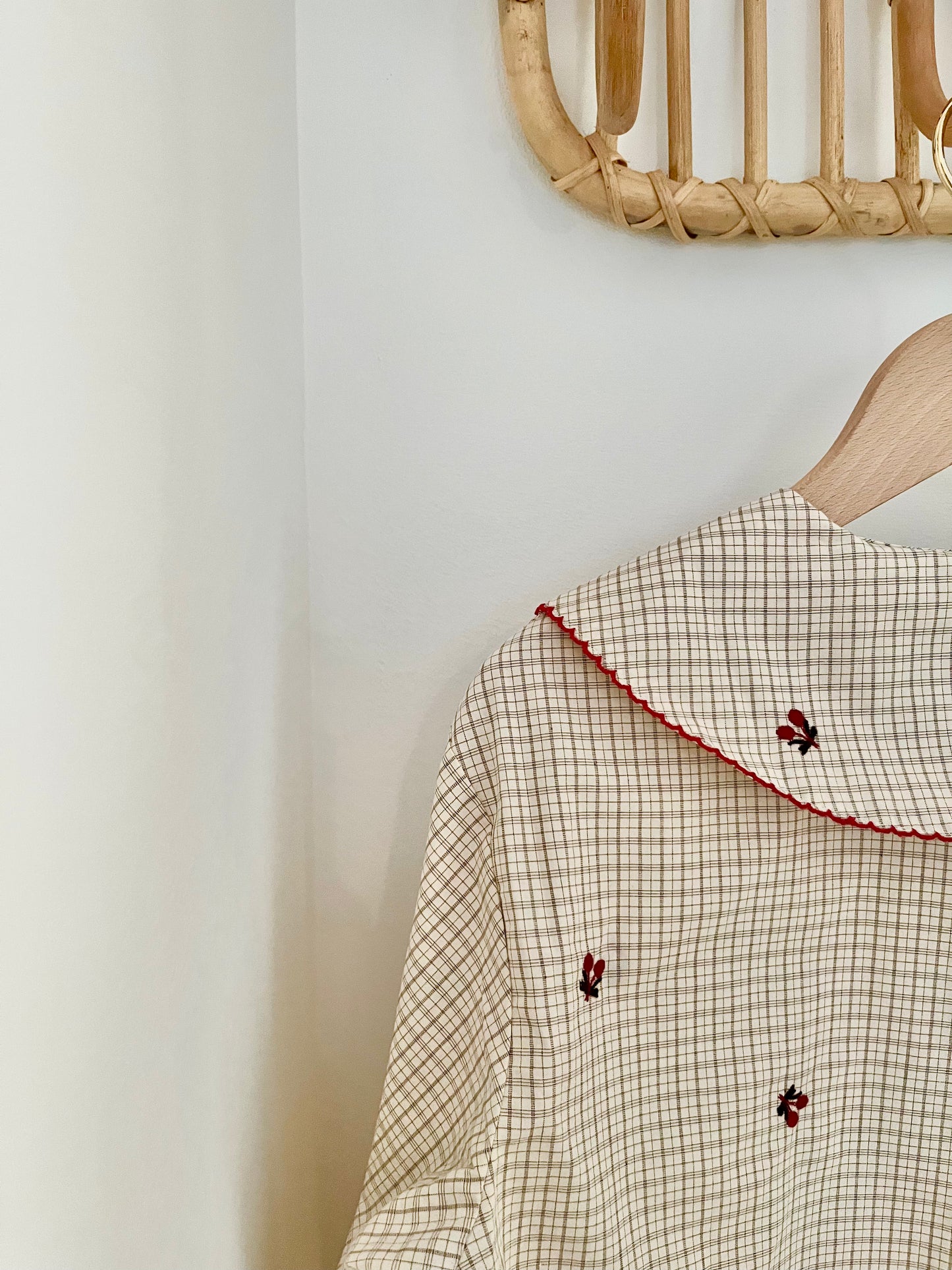 Chemise CASSANDRE brodée cerise