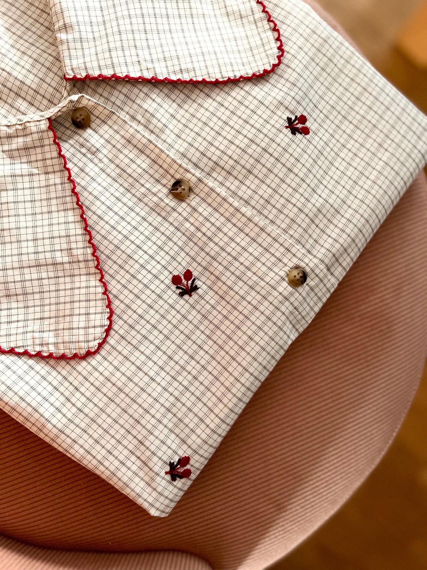 Chemise CASSANDRE brodée cerise