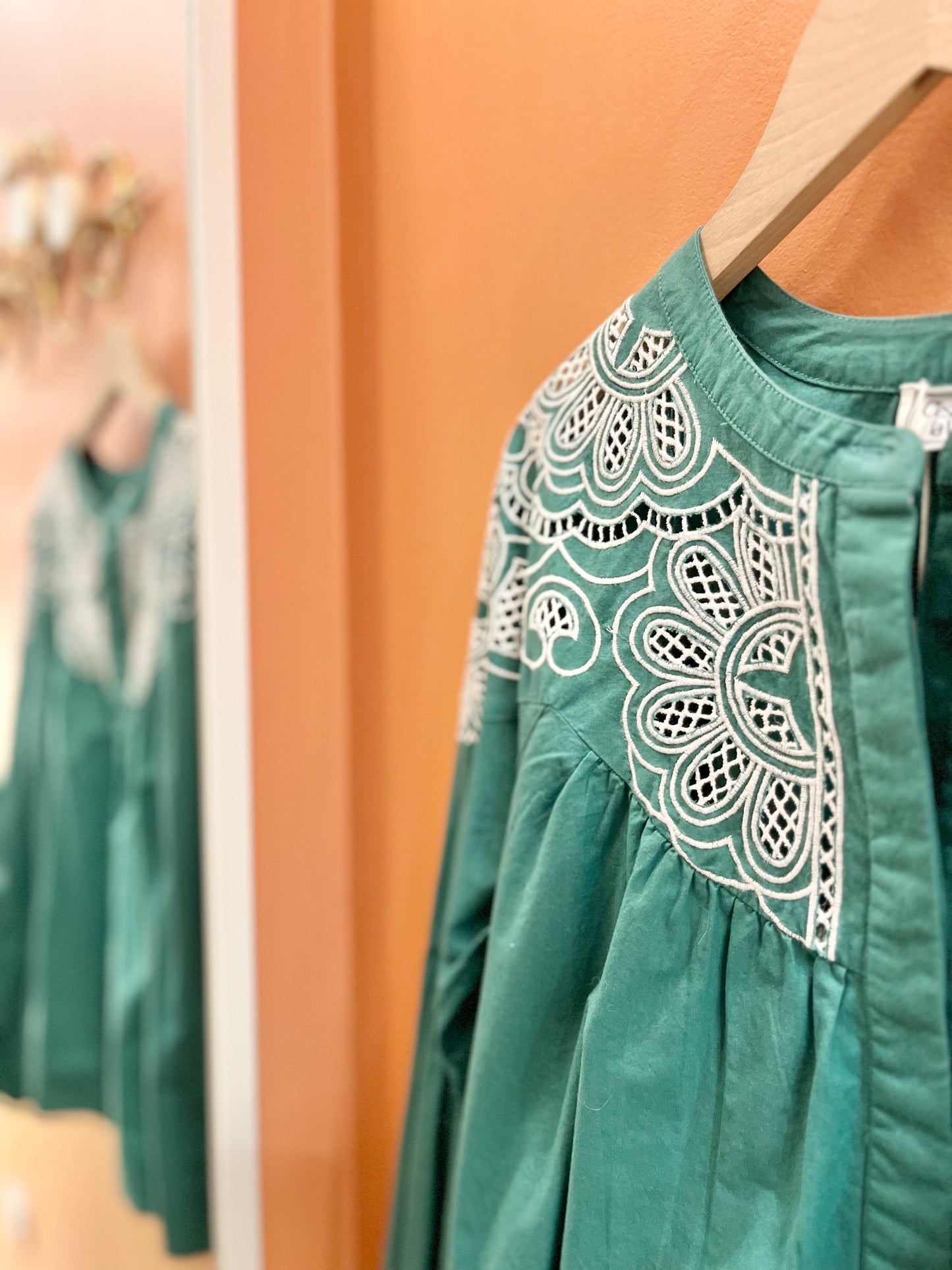 Blouse MARION vert brodé