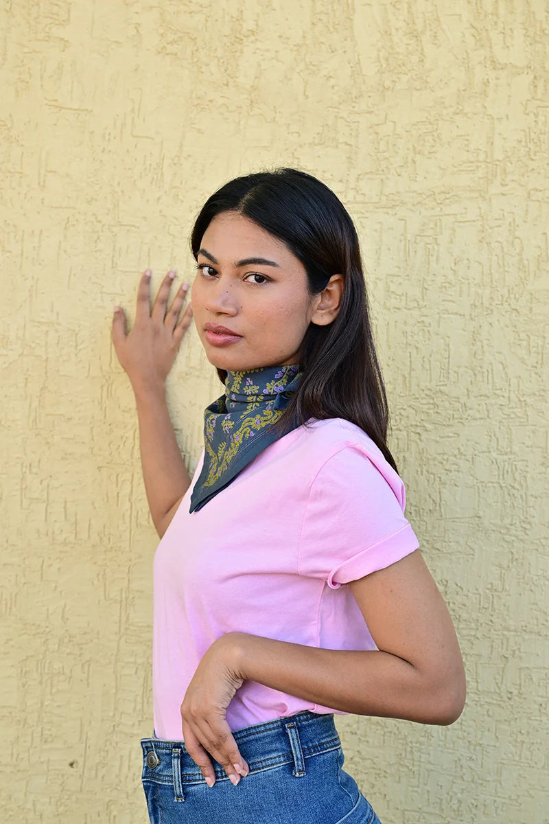 Petit foulard ANTOINETTE bleu marine